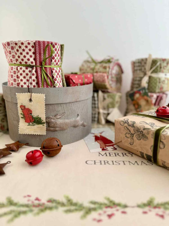 Хлопок Christmas 2025 отрез 35*50см Шары со снежинками